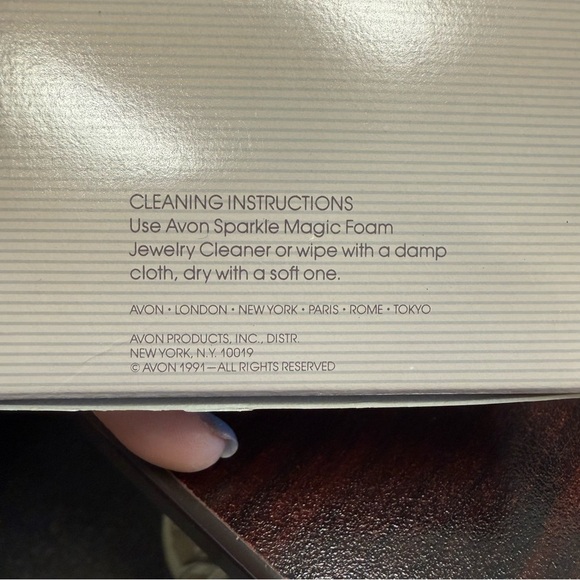 Avon “Lotus Blossom” Blue and white corded Necklace NIB vintage 1991 - Picture 5 of 6